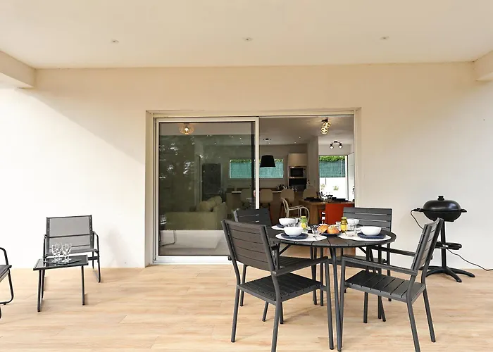 Villa Moderne 2 A Proximite De La *