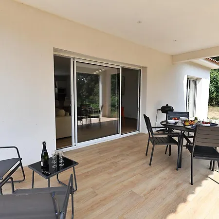 Villa Moderne 2 A Proximite De La *