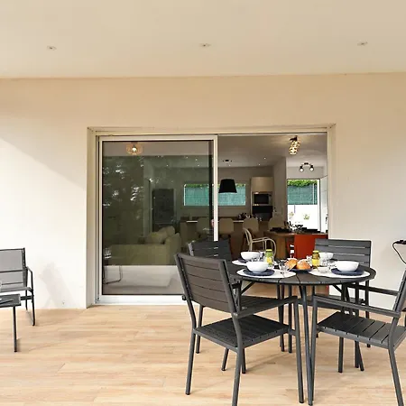 Villa Moderne 2 A Proximite De La *
